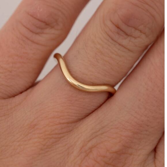 Mineralogy 14k Recycled Yellow Gold Bold Contour Curve Wedding Band size 7.5